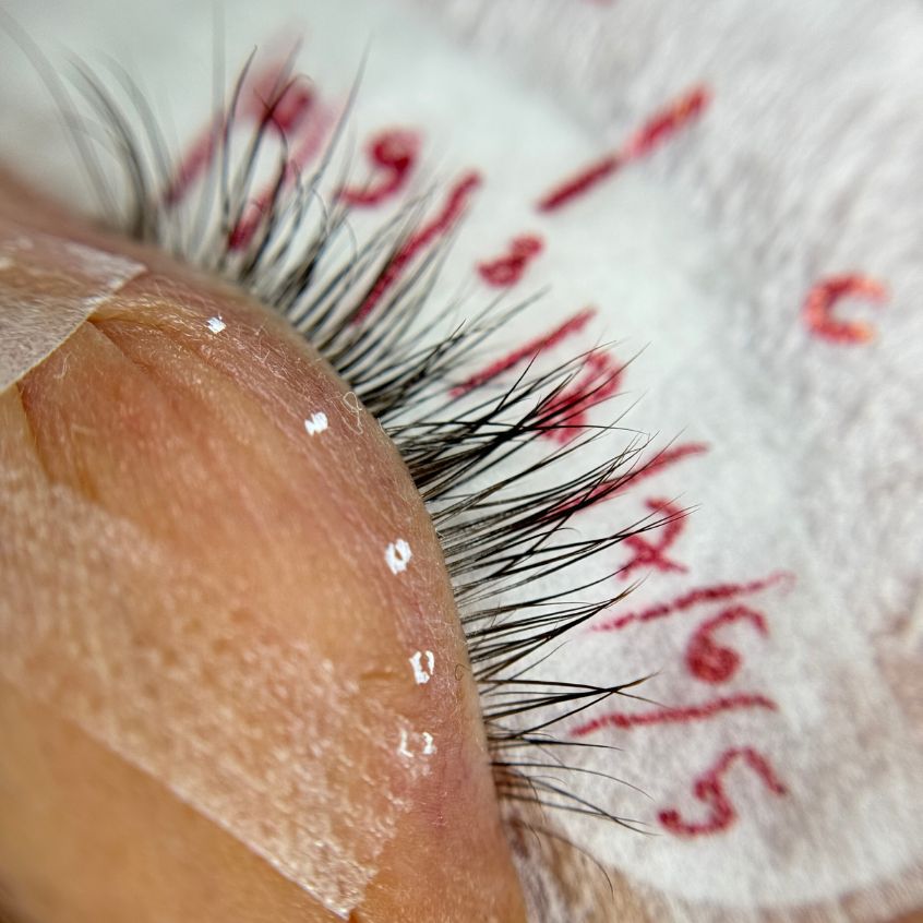 Lash mapping close up